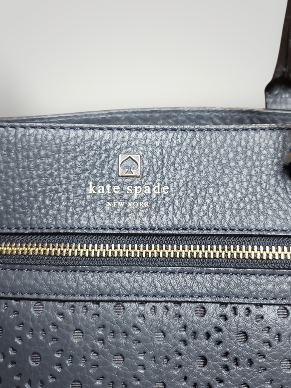 Kate Spade Perri Lane perforated leather tote With Pouch EUC - Picture 6 of 16